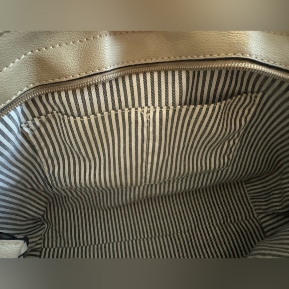 Kate & Alex Cuffaro Italian Design Beige Tote zip up bag - Picture 5 of 16